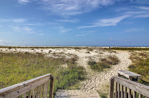 Photo 4 - Ocean-view Condo w/ 2 Pools + Resort Amenities