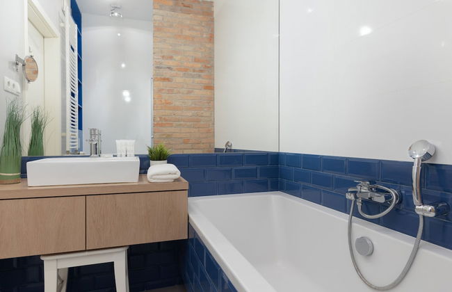 Stylish Apartment Rydygiera by Renters - Photo 19