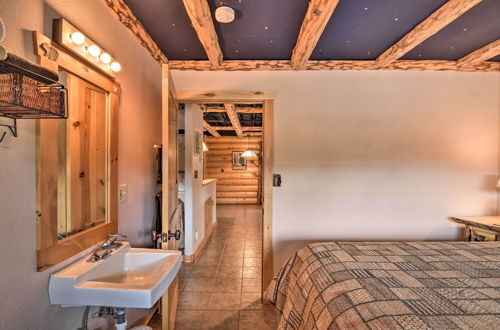 Foto 25 - Spacious, Luxe Cabin w/ Mtn Views, Sauna & More