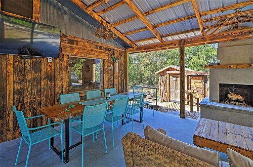 Foto 10 - Cozy Cabin w/ Backyard Oasis: 11 Mi to Marina