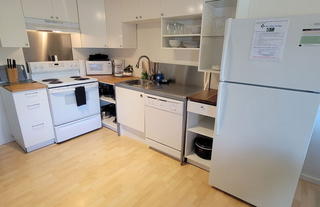 Hood River Suites Apartment Hotel - Photo 3