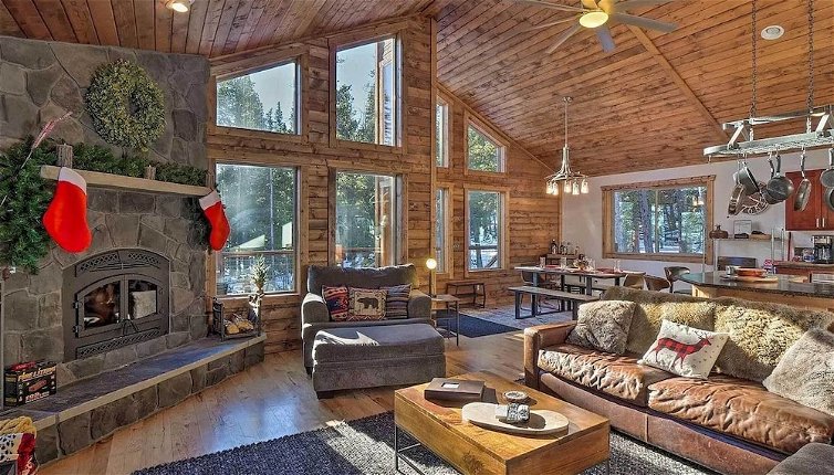 Foto 1 - Stunning Luxury Mountain Getaway w/ Deck