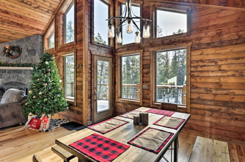 Foto 21 - Stunning Luxury Mountain Getaway w/ Deck