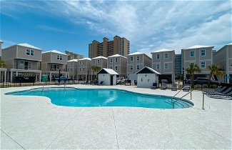 Foto 1 - Newly Built, Luxury Home w/ Pool & Beach Access