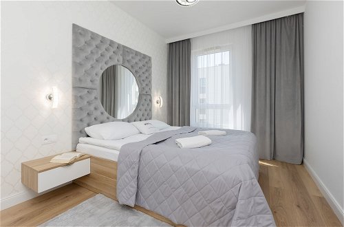 Photo 8 - Glamour Apartment Warsaw by Renters