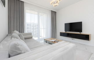 Photo 3 - Glamour Apartment Warsaw by Renters