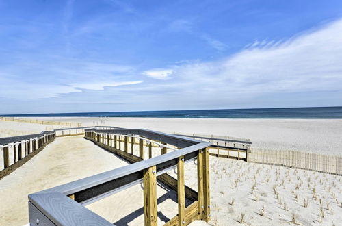 Foto 6 - Seaside Heights Condo w/ Deck: Walk to Boardwalk