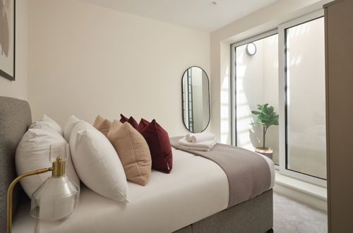 Photo 7 - Fulham Hestercombe House by Viridian Apartments