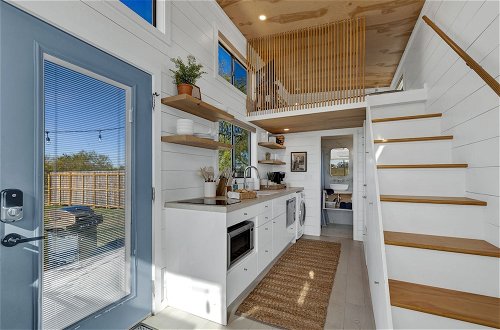 Photo 3 - Henley-lux Tiny Home-hot Tub-fire Pit