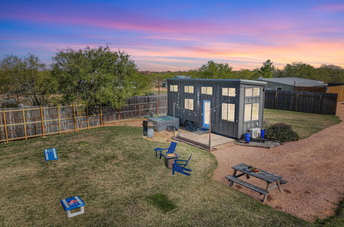 Foto 13 - Henley-lux Tiny Home-hot Tub-fire Pit