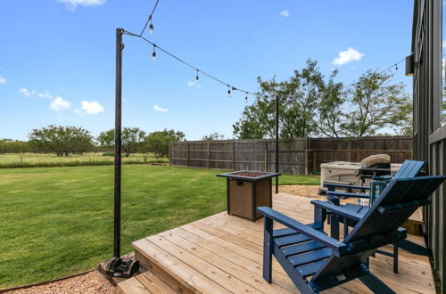 Photo 29 - Henley-lux Tiny Home-hot Tub-fire Pit