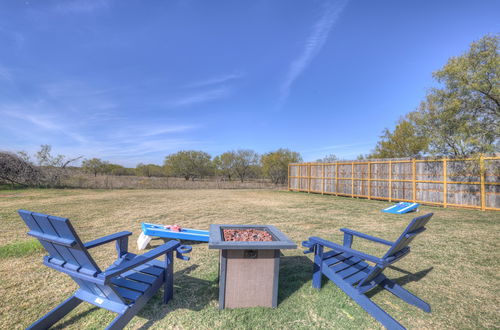 Photo 38 - Henley-lux Tiny Home-hot Tub-fire Pit