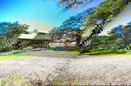Foto 30 - Luxury 23-ac Ranch Hot Tub and Hill Country Views!