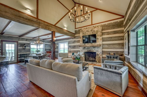 Photo 1 - Luxury 23-ac Ranch With Hot Tub and Fire Pit