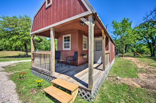 Foto 22 - Lake Fork Tiny Home: Outdoor Dining & Grill