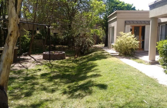 Dark Green House - Chacras de Coria - Foto 33