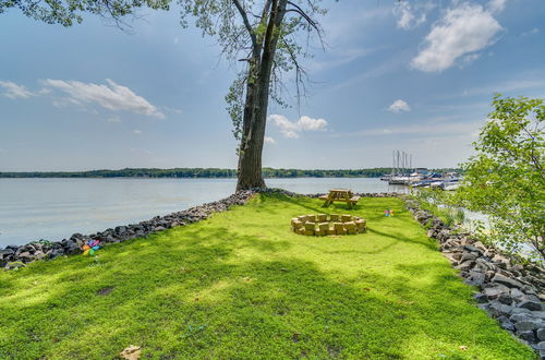 Foto 24 - Charming Cottage on Sodus Bay: Deck + Grill