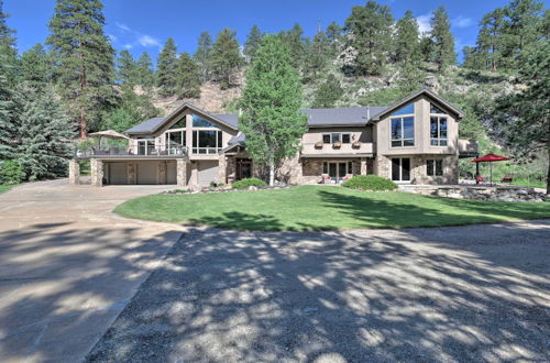 Foto 9 - Stunning Evergreen Mountain Home on Private Stream