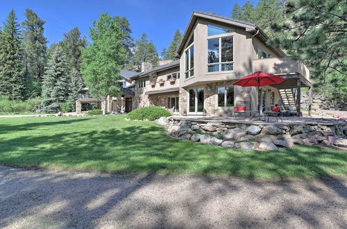 Foto 14 - Stunning Evergreen Mountain Home on Private Stream