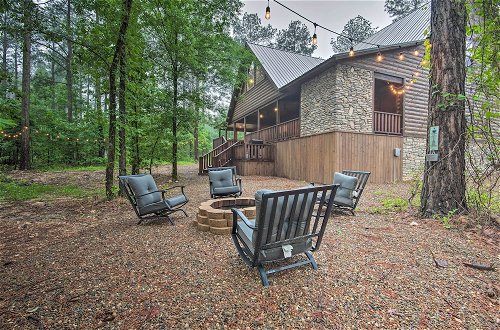 Foto 12 - Large Upscale Cabin: Hot Tub, Fire Pit, Pool Table