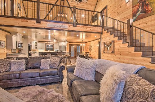 Photo 33 - Large Upscale Cabin: Hot Tub, Fire Pit, Pool Table