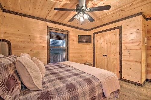 Photo 23 - Large Upscale Cabin: Hot Tub, Fire Pit, Pool Table