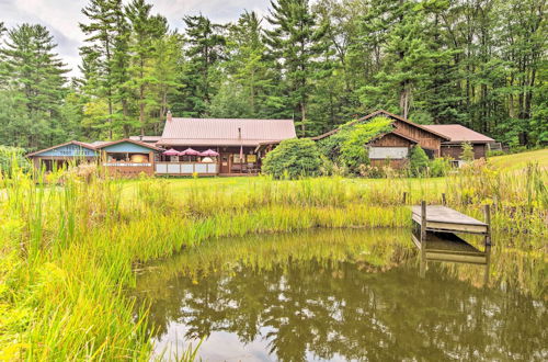 Foto 15 - Peaceful Candor Cabin Retreat w/ Dining Hall