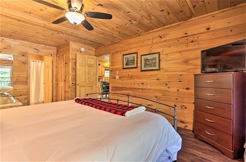 Foto 17 - Cabin w/ Deck + Fireplace < 3 Mi to Dollywood