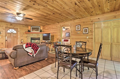 Foto 5 - Cabin w/ Deck + Fireplace < 3 Mi to Dollywood