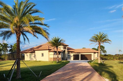 Photo 36 - Stunning Luxury Mediterranean-style Private Oasis