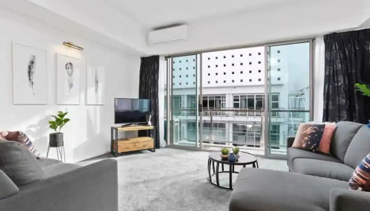 Photo 1 - Modern, One Bedroom Princes Wharf Apartment W/ Ac