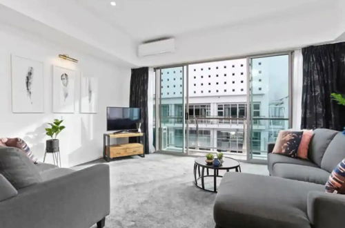 Photo 1 - Modern, One Bedroom Princes Wharf Apartment W/ Ac