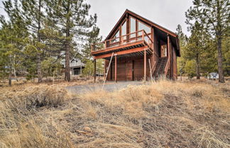 Photo 2 - Classic Truckee Log Cabin: 5 Mi to Donner Lake