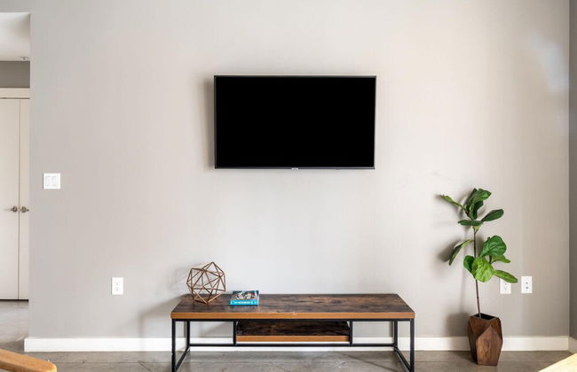 Austin Irresistible 1BD 1BA Downtown Apartment - Photo 20