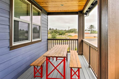 Photo 10 - Ocean Shores House w/ Hot Tub - Walk to Beach