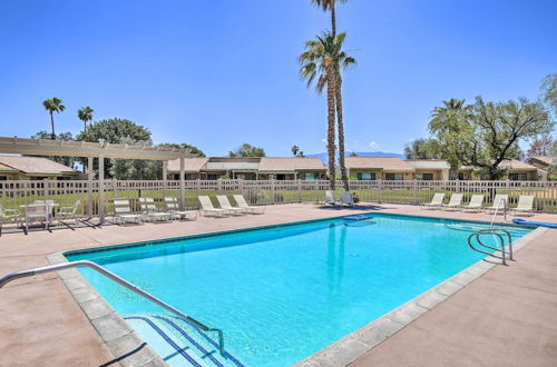 Foto 32 - Sunny Palm Desert Home - Swim, Golf & Relax