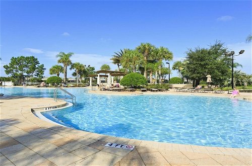 Foto 33 - Grand 5BR Villa Private Pool SPA 2 Miles to Disney