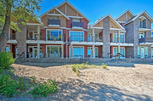 Photo 38 - Lakefront Resort Townhome With Gas Grill & Kayaks