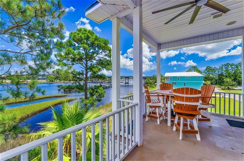 Photo 9 - Riverfront Carrabelle Home w/ Furnished Patio