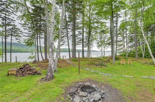 Foto 19 - Lakefront Maine Retreat w/ Deck, Dock & Fire Pit
