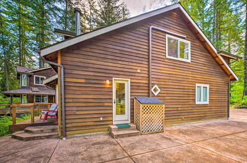 Photo 5 - The River House' w/ Deck, on Mckenzie River