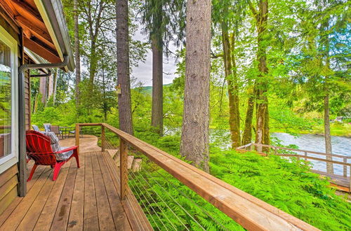 Photo 4 - The River House' w/ Deck, on Mckenzie River