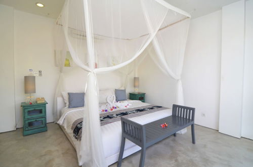Foto 5 - stunning 4 Bedrooms Private Pool Villa in Canggu