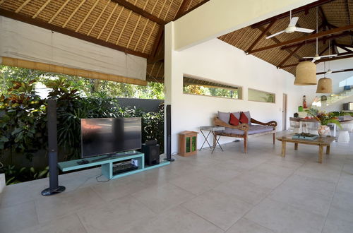 Photo 19 - stunning 4 Bedrooms Private Pool Villa in Canggu