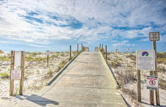 Photo 2 - Canalfront Condo w/ Pool - Walk to Destin Beach