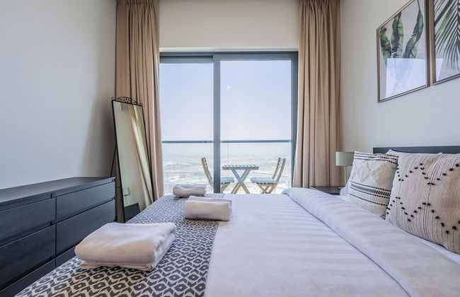 Beautiful Cityscape Views From This Urban Retreat - Photo 5