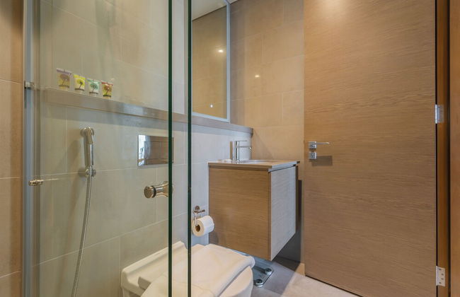 Beautiful Cityscape Views From This Urban Retreat - Photo 26