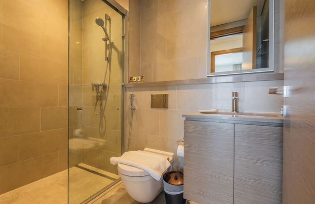 Beautiful Cityscape Views From This Urban Retreat - Photo 25