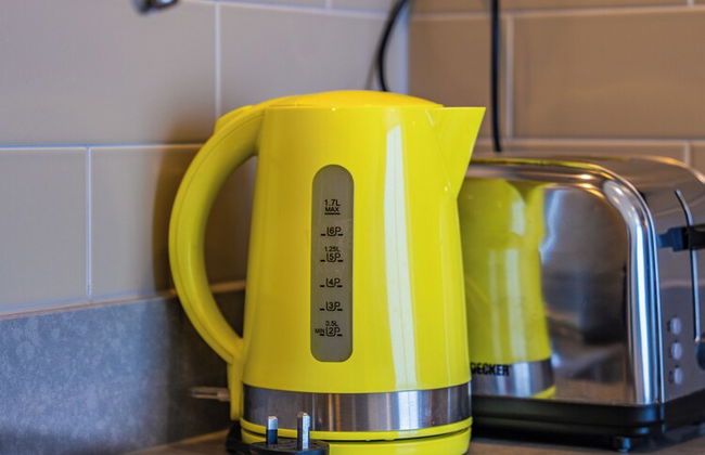 Beautiful Cityscape Views From This Urban Retreat - Photo 12