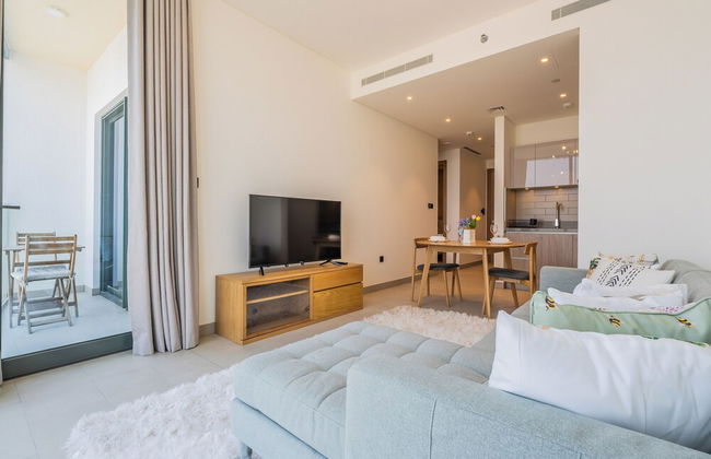 Beautiful Cityscape Views From This Urban Retreat - Photo 19